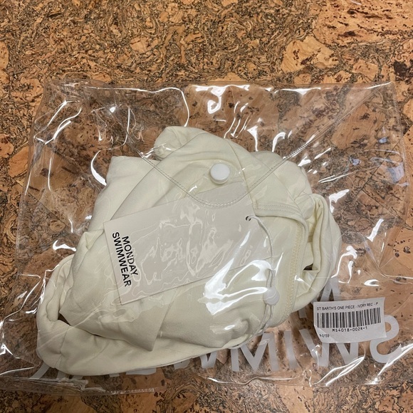 MONDAY SWIMWEAR ST. BARTH'S ONE PIECE - IVORY SIZE P - Picture 8 of 9